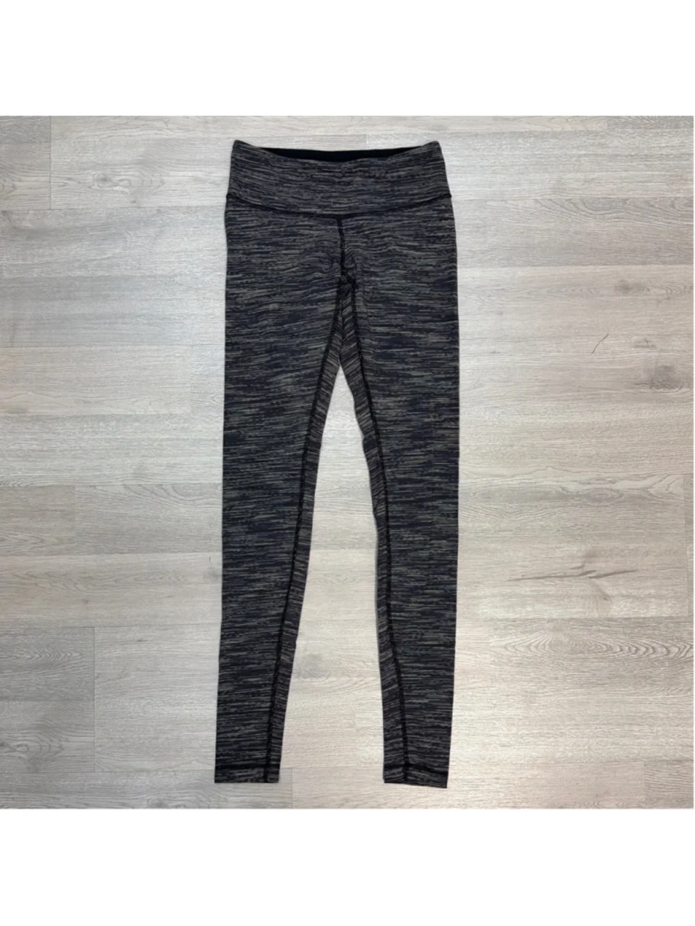Lululemon Wunder Under Leggings Sz 4 in Wee are From Space Cashew Black!